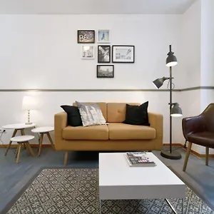 https://old-town-hostel.find-berlin-hotels.com